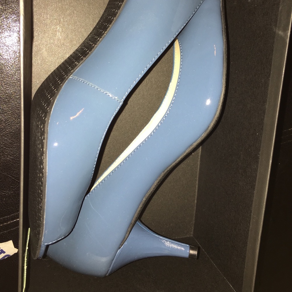 Women dress shoes